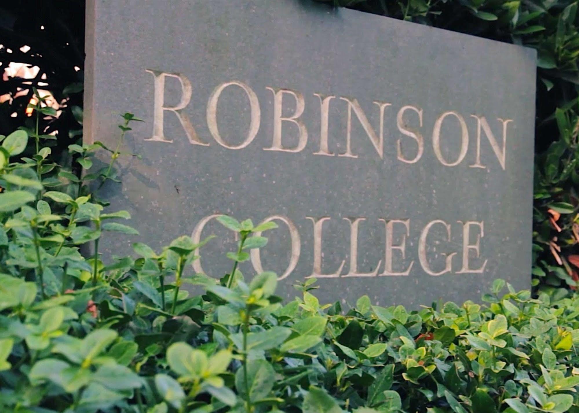 Robinson College - University Of Cambridge Exterior photo