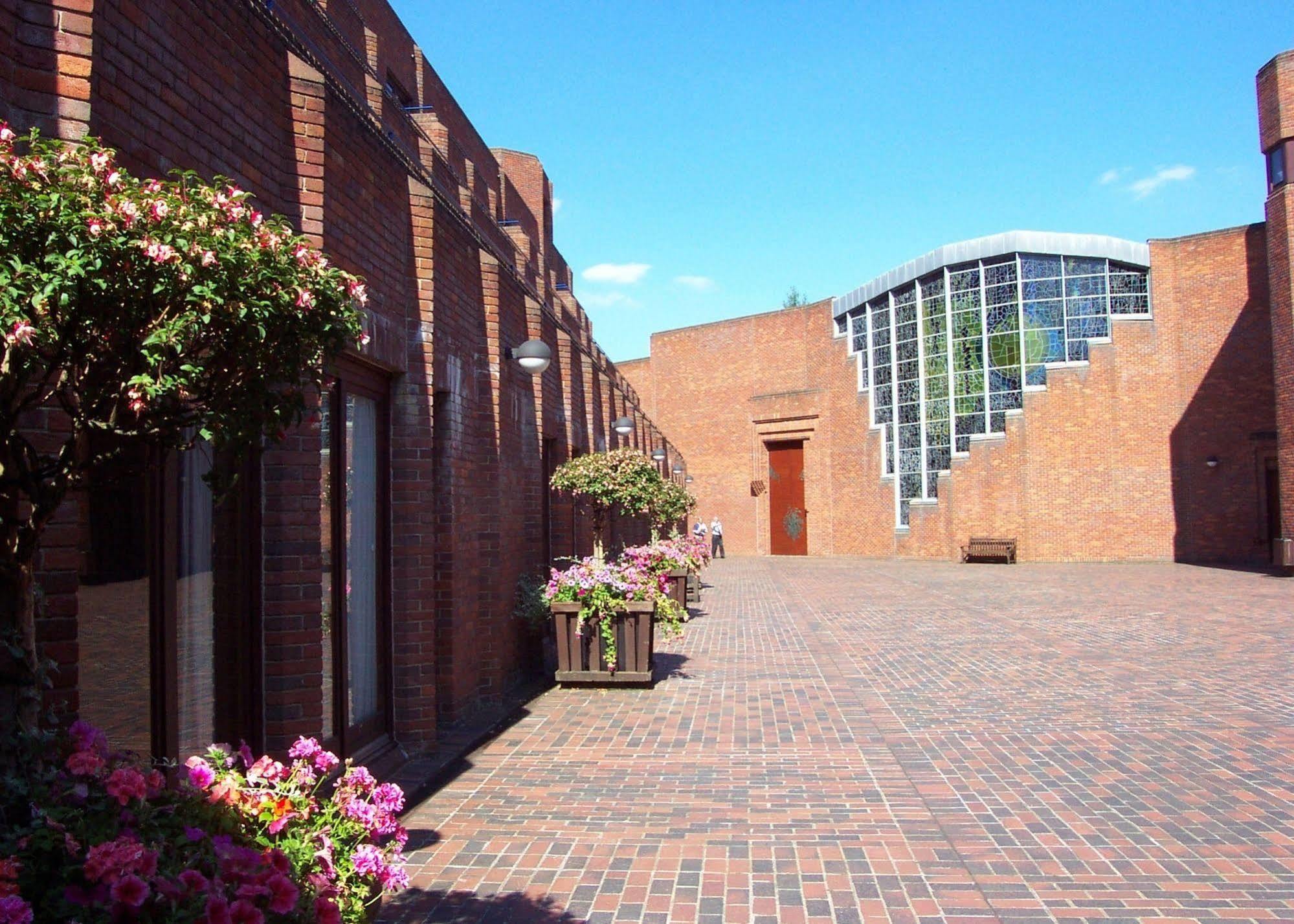 Robinson College - University Of Cambridge Exterior photo
